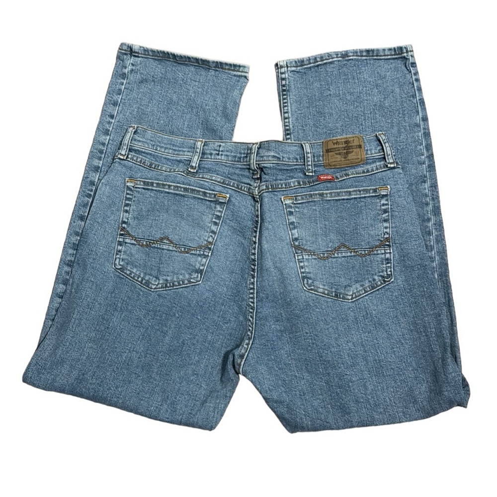 WRANGLER Women’s relaxed boot medium wash jeans 38x30 - Picture 1 of 5
